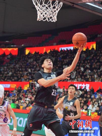 吉林长白山恩都里男篮主场大胜北京控股 斩获宝