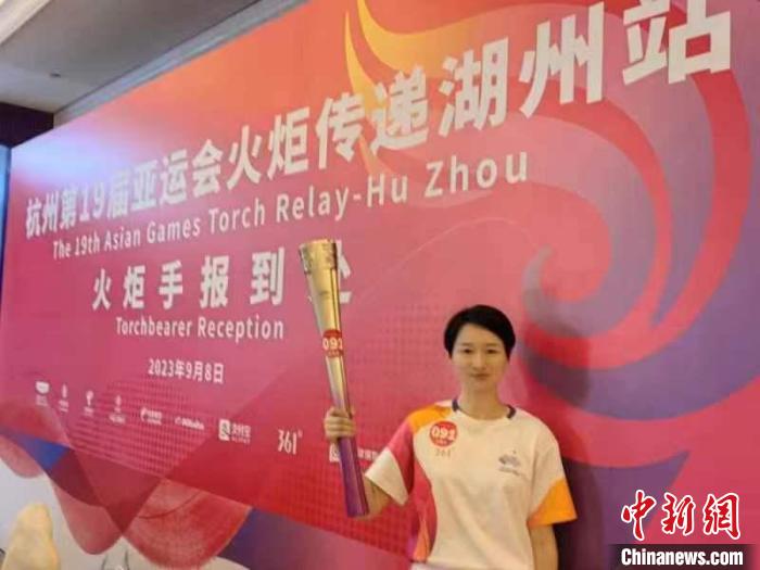 吴静钰二次传递亚运火炬 激励年轻运动员追梦