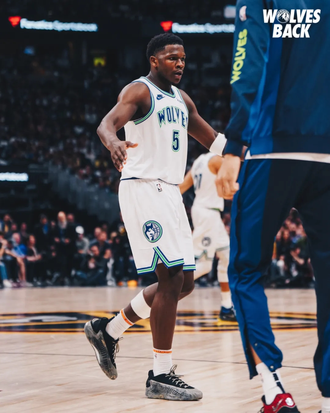 森林狼力克卫冕冠军掘金 晋级西部决赛