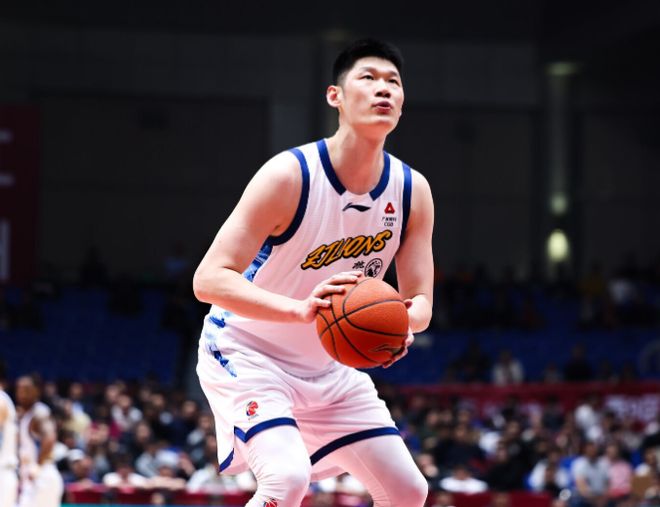 王浩然32分引领深圳大胜广厦豪取8连胜