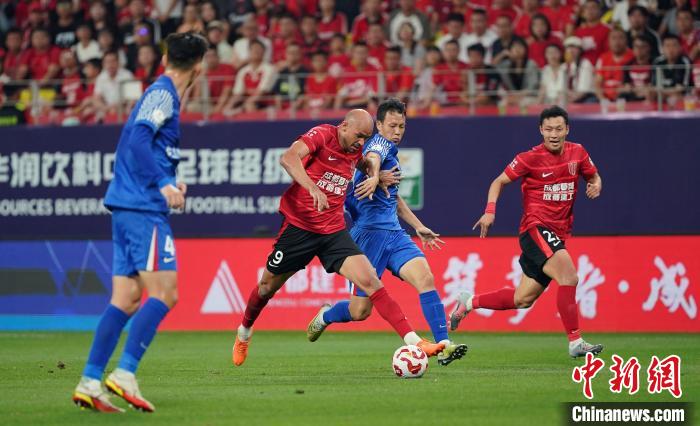 第10轮中超：北京国安客场2-1逆转海港夺取三连胜