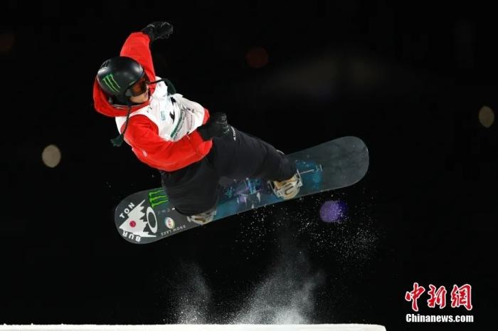 苏翊鸣斩获X GAMES CHINA总决赛冠军 领跑滑雪